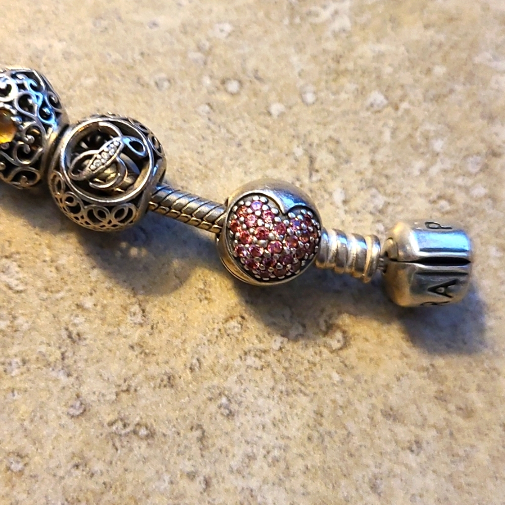 Pandora heart charm - retired!